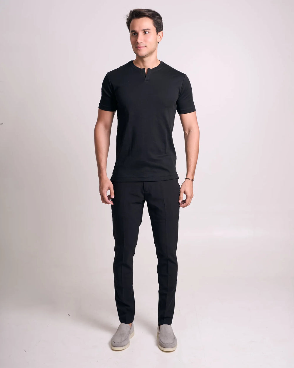 CAMISETA PIMA - GOLA V - PRETO - imagem 1